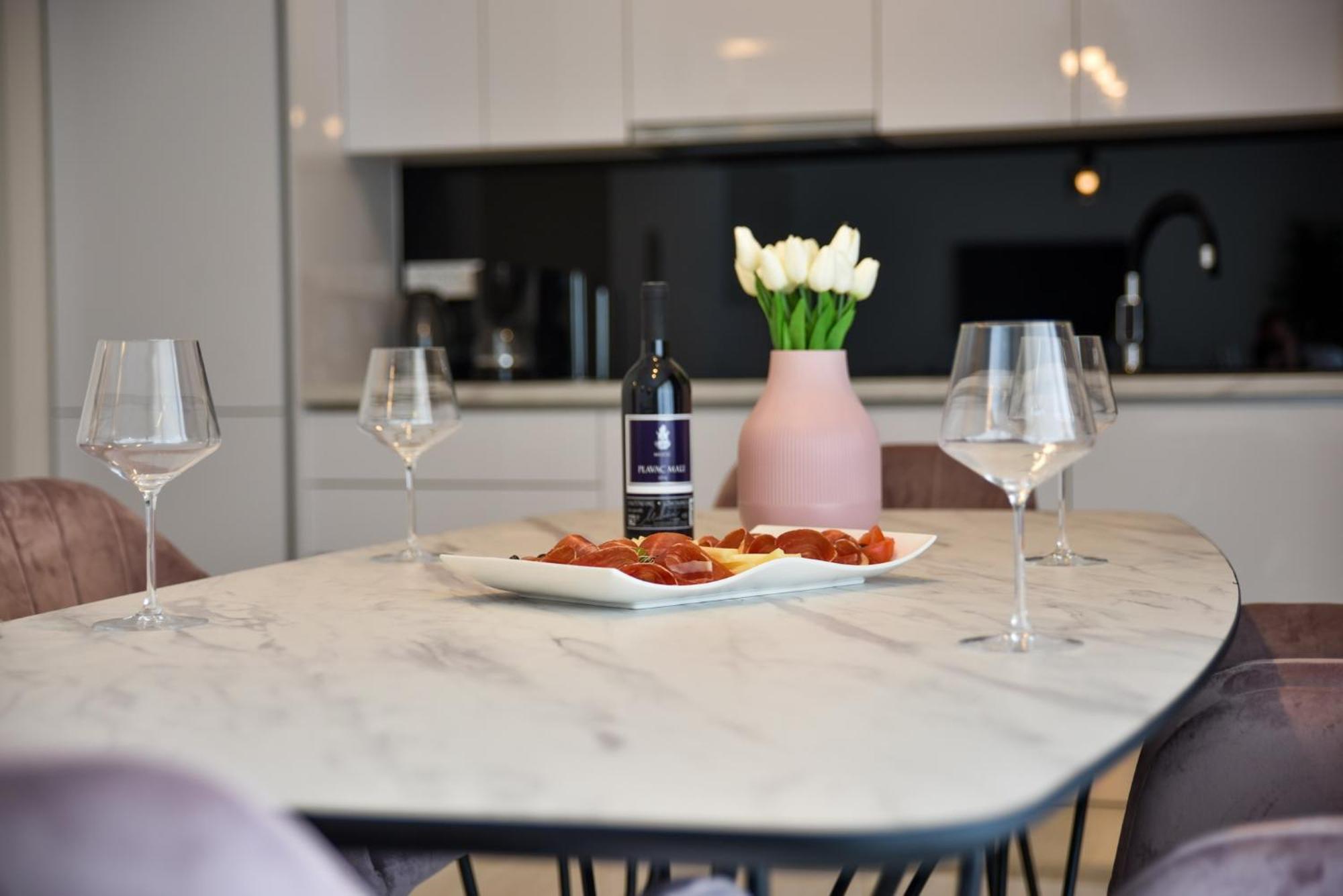 Luxury Apartments La Perla Бибинье Номер фото